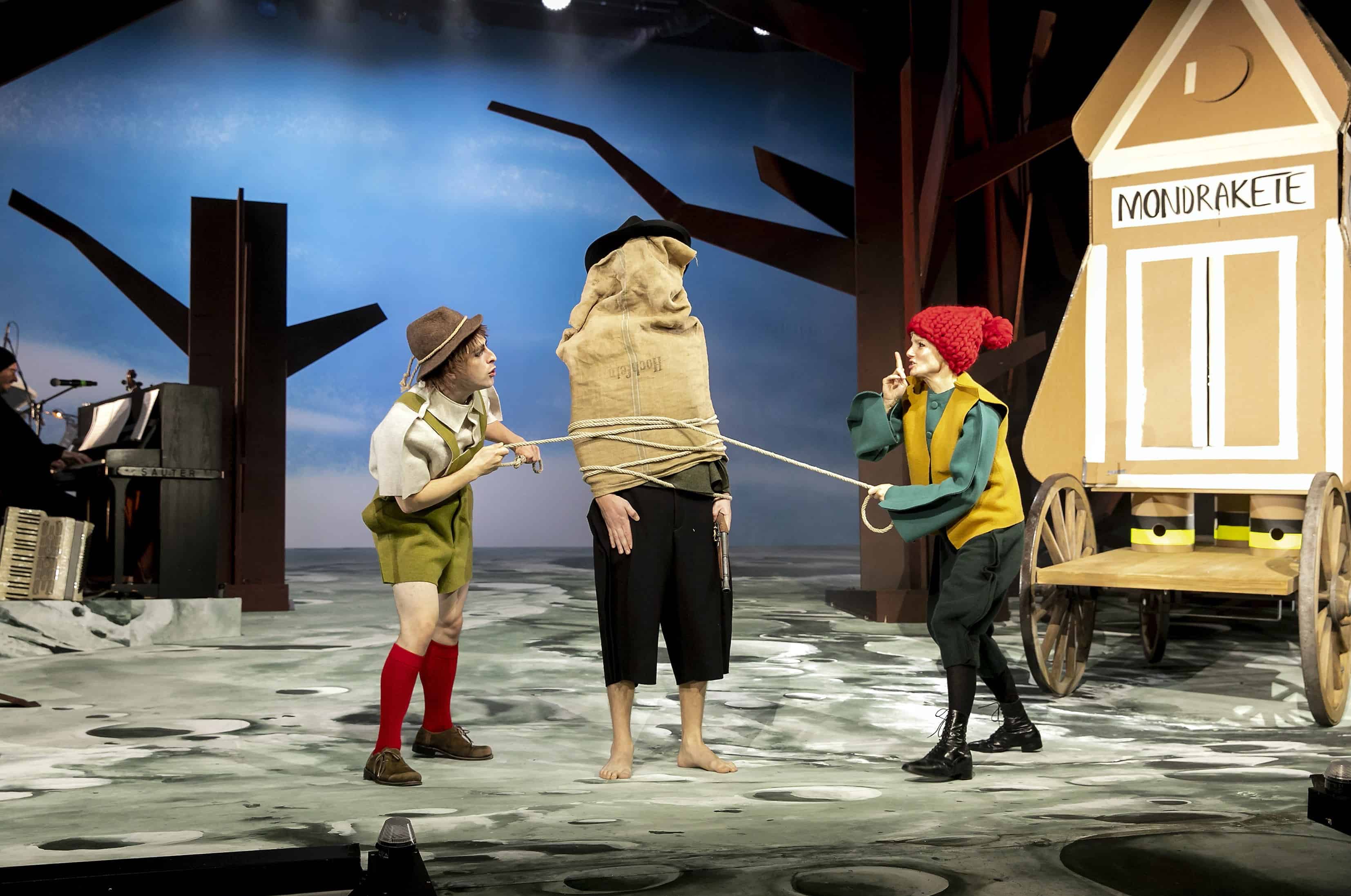 Abb. 2: Räuber Hotzenplotz und die Mondrakete. Inszenierung: Düsseldorfer Schauspielhaus. Pressefoto: David Baltzer
