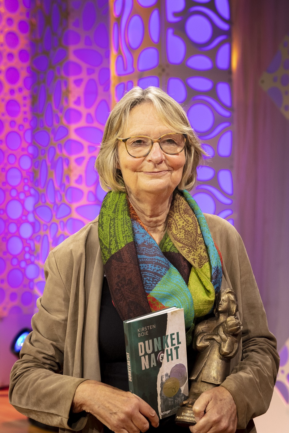 Kirsten Boie bei der Verleihung des DJLP (c) AKJ / Sebastian Kissel