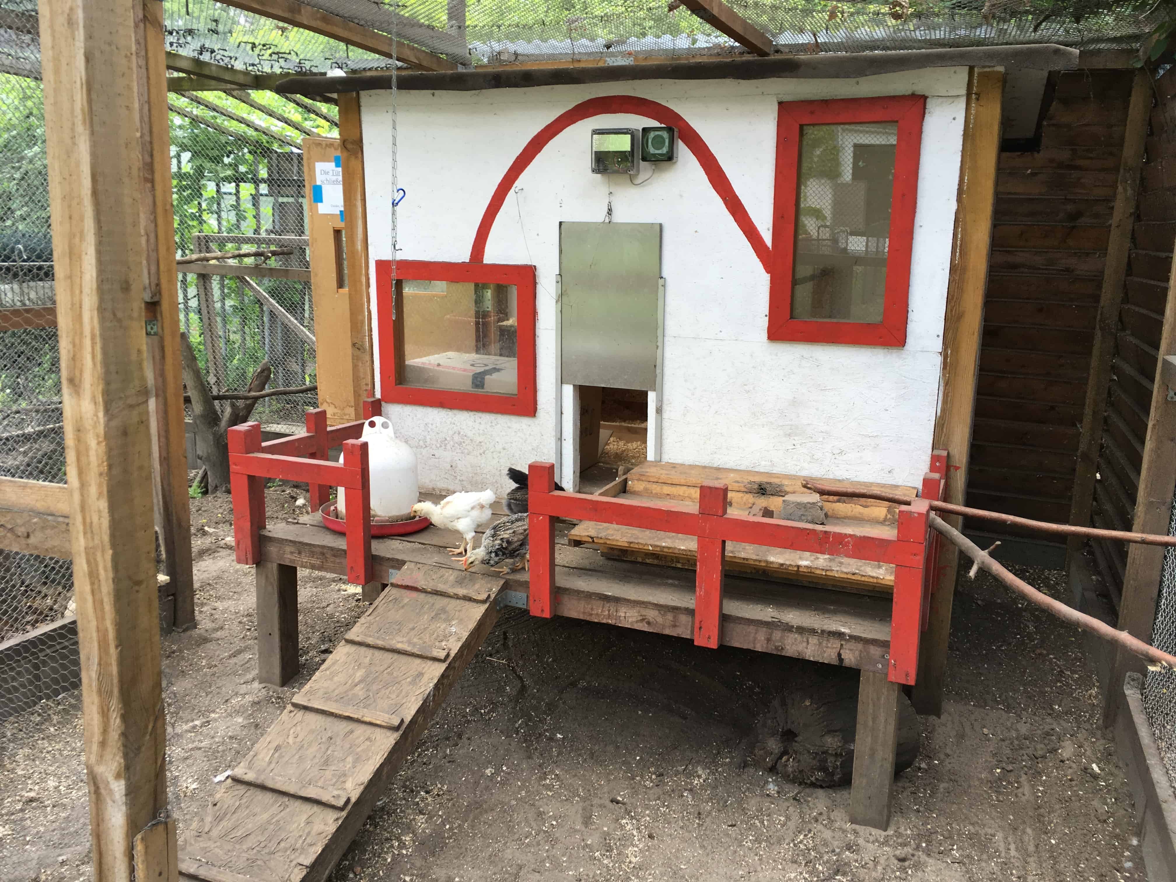 Sebastian Meschenmosers Hühnerstall, (c) Sebastian Meschenmoser