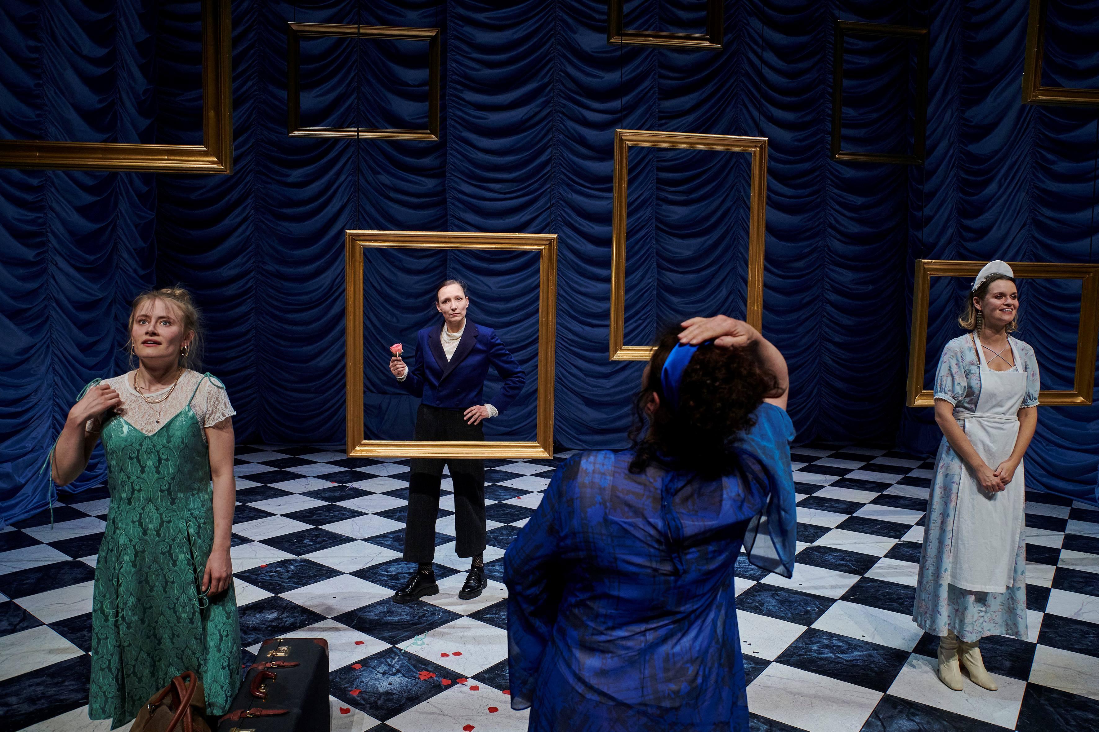 Bühnenfoto 3 zu Stolz und Vorurteil Staatstheater Braunschweig komprimiert