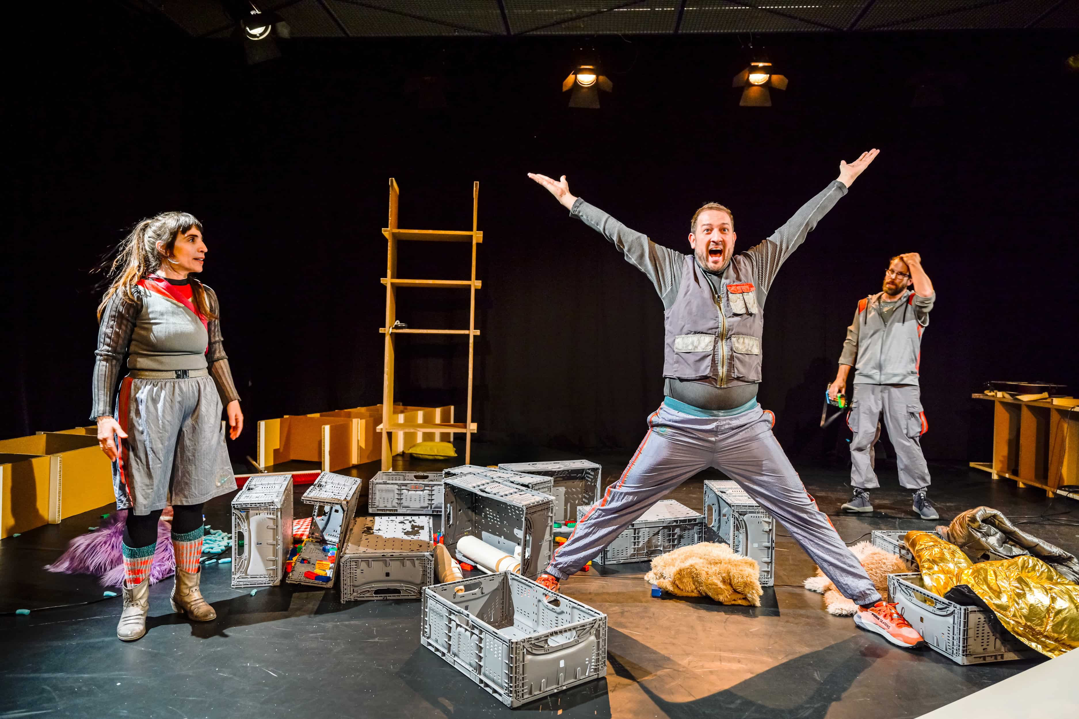 Mueller Aufraeumen Theater Fallalpha Zuerich