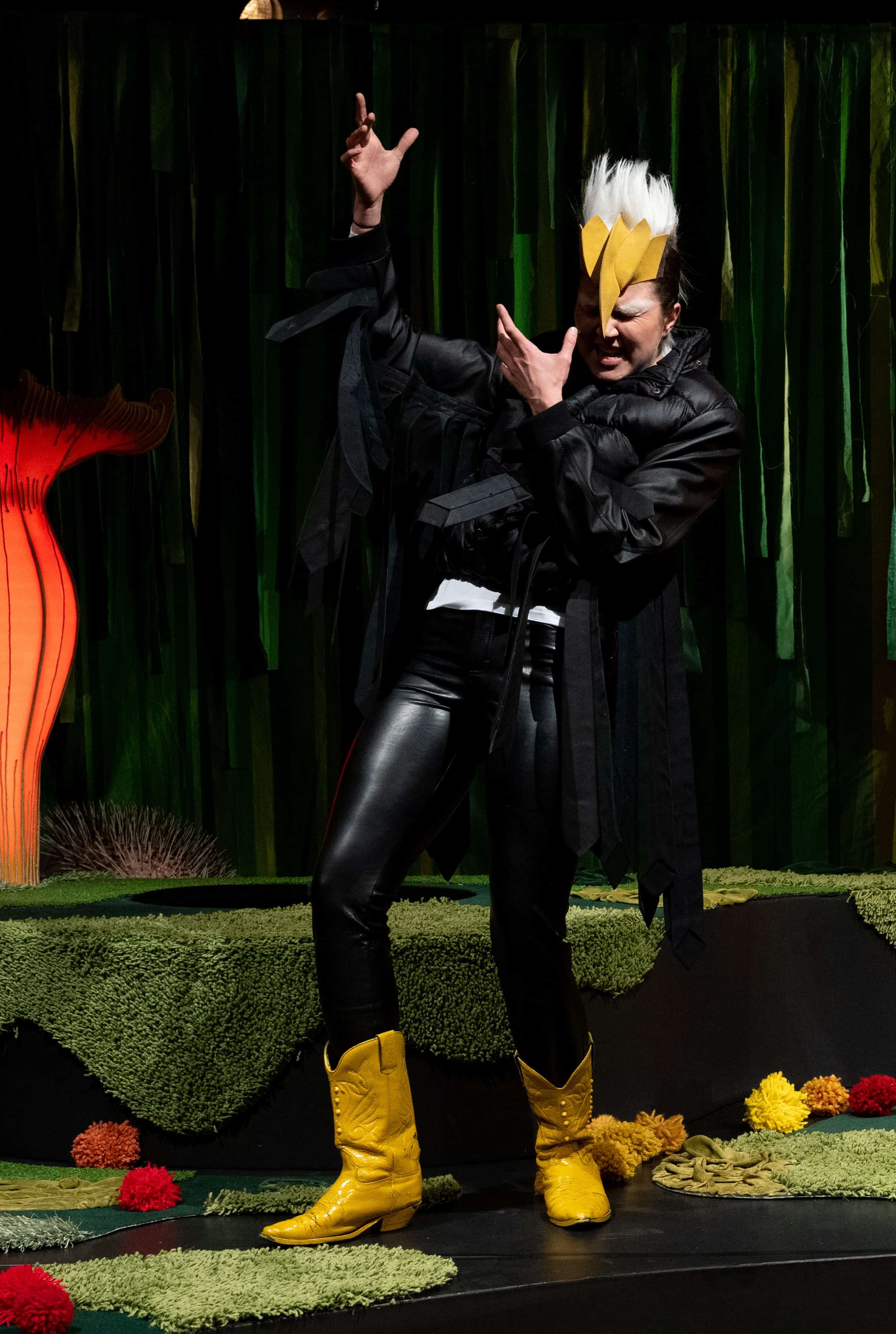 Raschke Schnecke durch Hecke Inszenierung wiesbaden